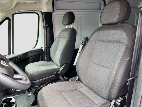 Used 2024 RAM ProMaster 2500 w/ Convenience Group image 18
