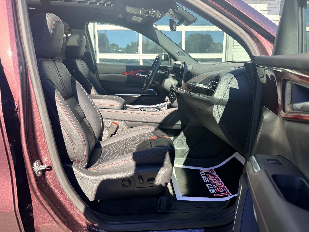 Used 2025 Chevrolet Traverse RS w/ LPO, Floor Liner Package AWD/4WD image 41