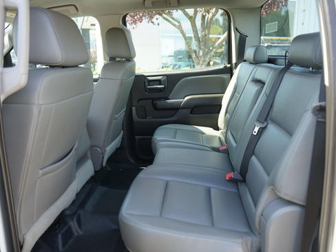 Used 2018 Chevrolet Silverado 1500 W/T w/ Trailering Package AWD/4WD image 17