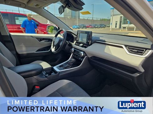 Used 2021 Toyota RAV4 XLE w/ Convenience Package AWD/4WD image 17