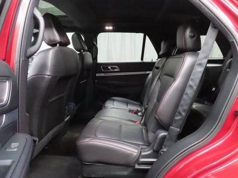 Used 2018 Ford Explorer Sport w/ Equipment Group 401A image 11