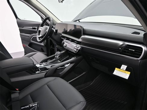 New 2025 Kia Telluride S image 22