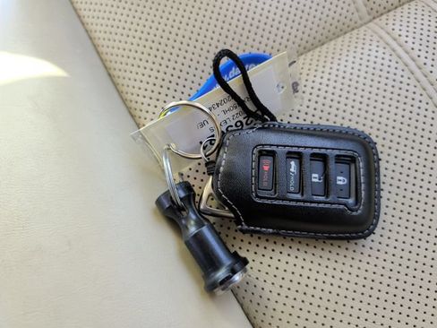 Used 2022 Lexus RX 450hL Luxury w/ Cold Area Package (CT) AWD/4WD image 27