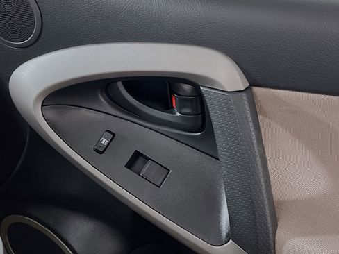 Used 2007 Toyota RAV4 2WD image 30