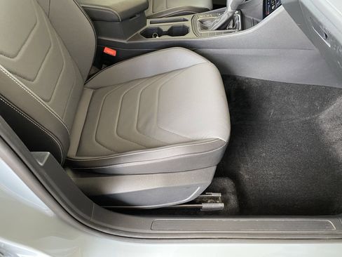 Certified 2025 Volkswagen Jetta SEL FWD image 33