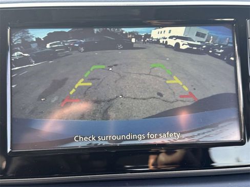 Used 2024 Nissan Versa SV w/ Trunk Package image 24