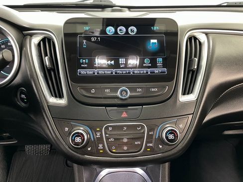 Used 2018 Chevrolet Malibu Premier w/ Premier Sun and Wheel Package image 32