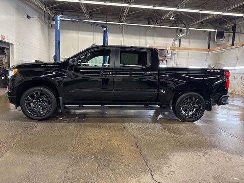 Used 2024 Chevrolet Silverado 1500 RST image 3