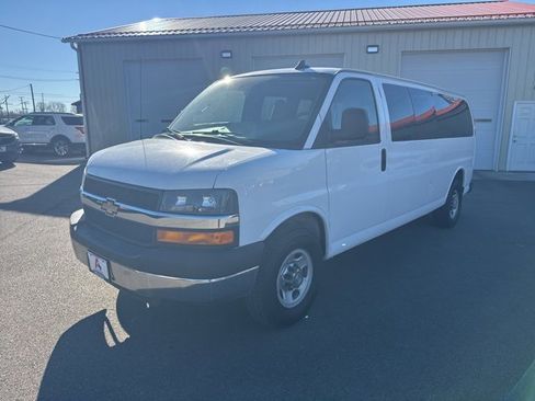 Used 2016 Chevrolet Express 3500 LT w/ LT Preferred Equipment Group image 7