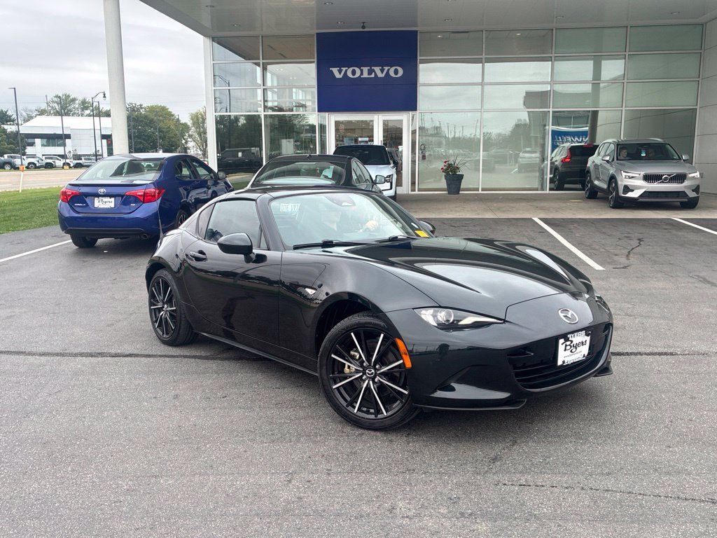Used 2025 MAZDA MX-5 Miata RF Grand Touring RWD image 11