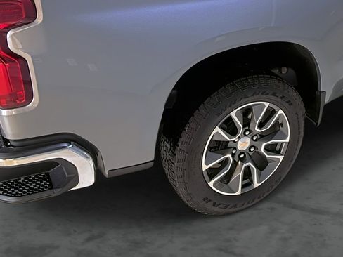 Used 2025 Chevrolet Silverado 1500 LT image 12