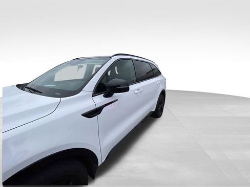 Used 2022 Kia Sorento SX image 2