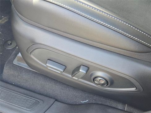 New 2025 Jeep Grand Cherokee Altitude image 27