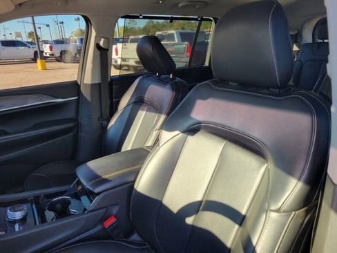 Used 2023 Jeep Grand Cherokee L Limited w/ Luxury Tech Group II image 12