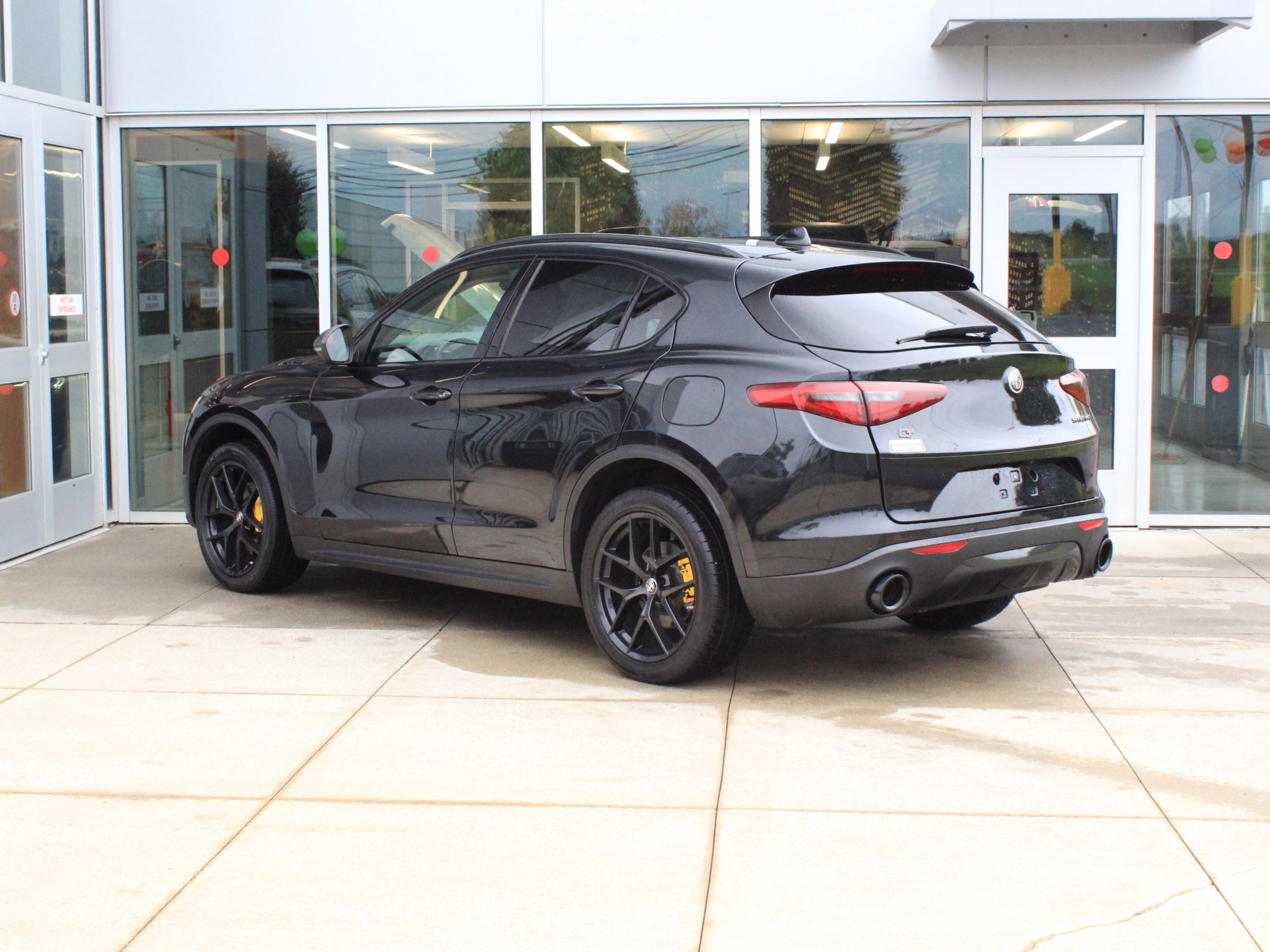 Used 2019 Alfa Romeo Stelvio AWD w/ Nero Edizione image 8