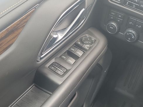 Used 2023 Chevrolet Tahoe Premier AWD/4WD image 21