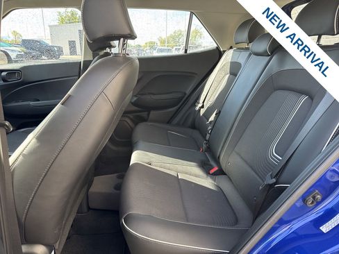 Used 2022 Hyundai Venue Limited FWD image 14