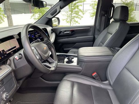 Used 2025 Chevrolet Tahoe LT AWD/4WD image 21