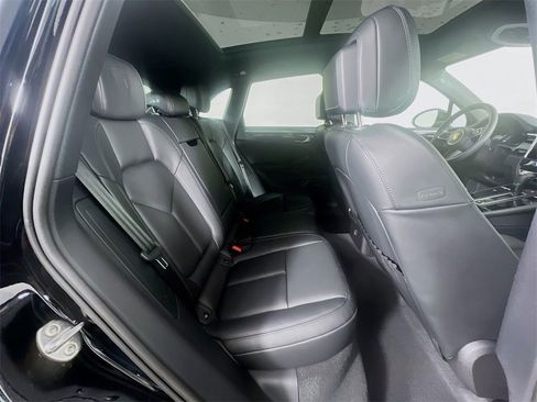 New 2026 Porsche Macan image 29