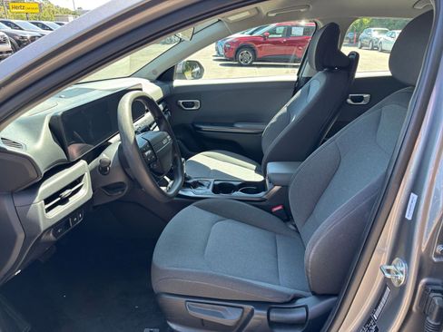 Used 2025 Kia K4 FWD image 25