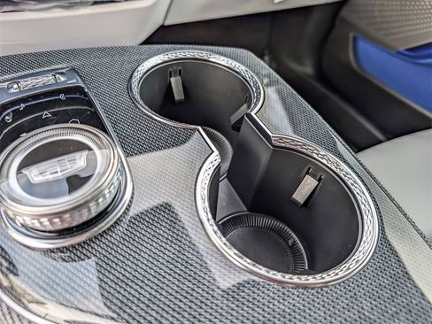 New 2026 Cadillac Optiq Luxury 1 image 27