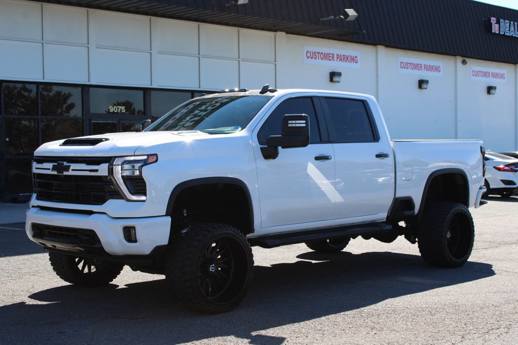 Used 2024 Chevrolet Silverado 2500 LT w/ Z71 Sport Edition AWD/4WD image 3