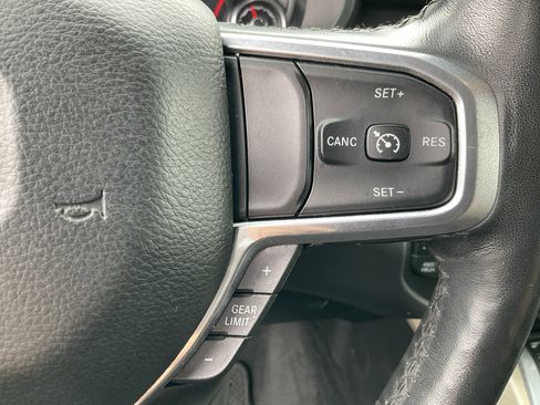 Used 2019 RAM 1500 Laramie AWD/4WD image 34