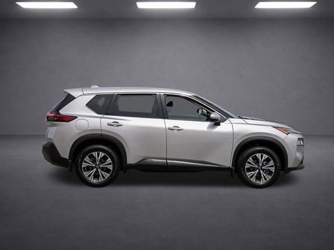 Used 2022 Nissan Rogue SV FWD image 3