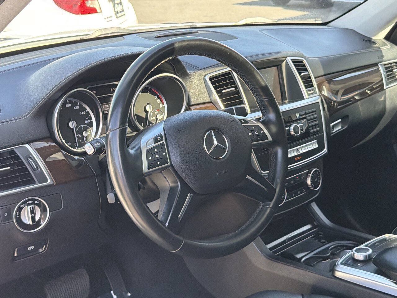 Used 2015 Mercedes-Benz GL 450 4MATIC image 34