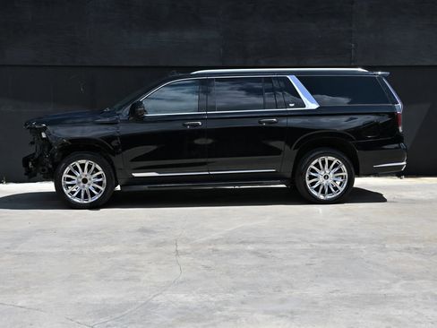 Used 2022 Cadillac Escalade ESV Premium Luxury image 7