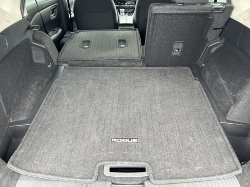 Used 2025 Nissan Rogue SV AWD/4WD image 17