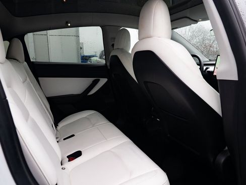 Used 2021 Tesla Model Y Long Range image 20