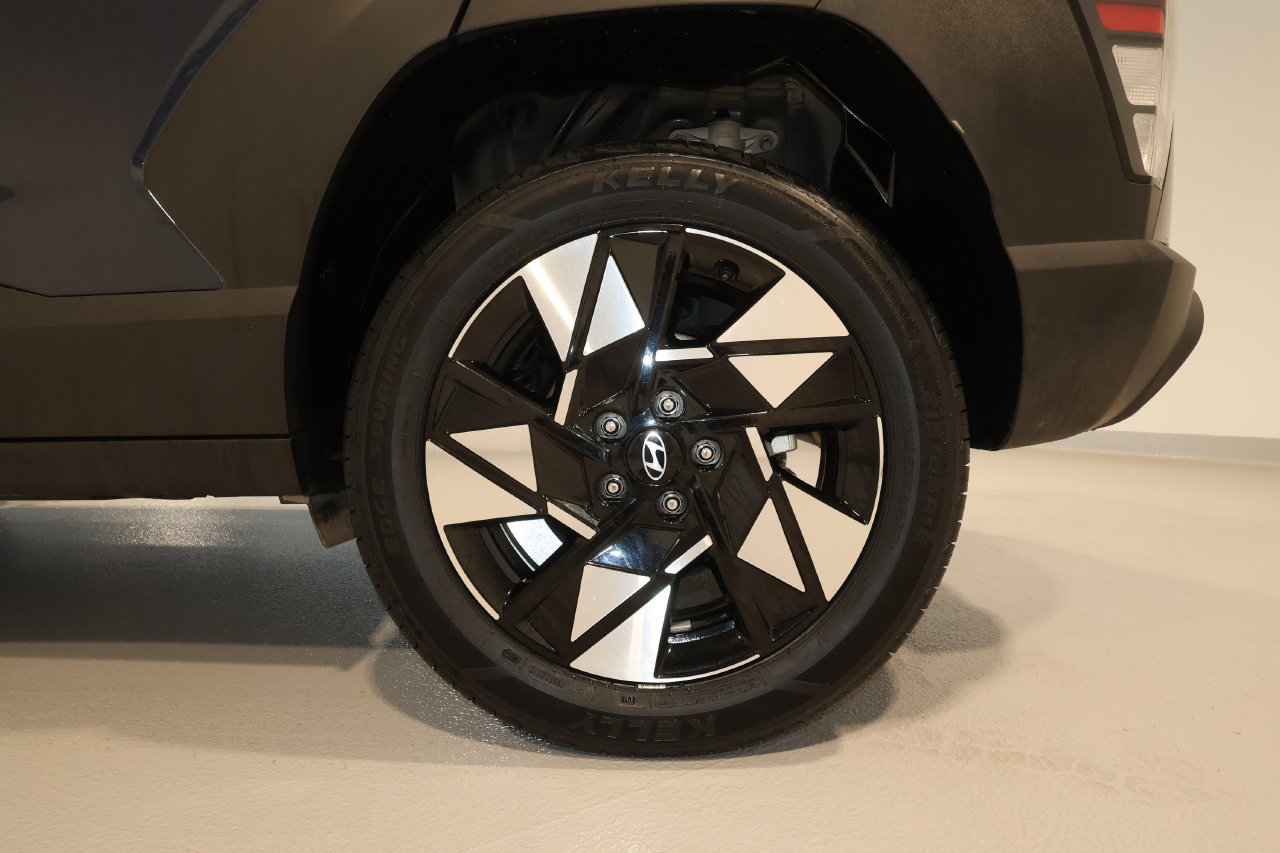 Used 2025 Hyundai Kona SEL AWD/4WD image 31