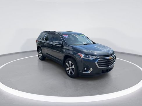 Used 2020 Chevrolet Traverse LT w/ LT Premium Package FWD image 1