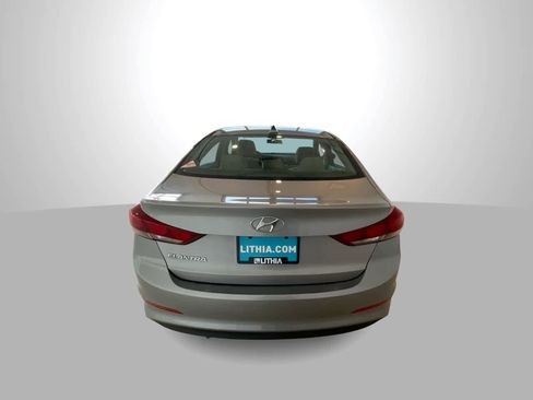 Used 2017 Hyundai Elantra SE image 7