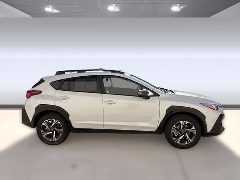 Used 2024 Subaru Crosstrek 2.0i Premium image 8
