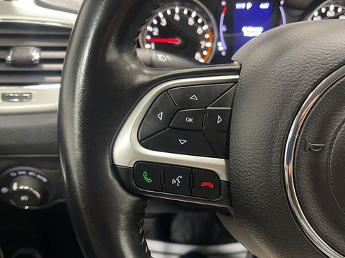 Used 2020 Jeep Compass Latitude AWD/4WD image 6