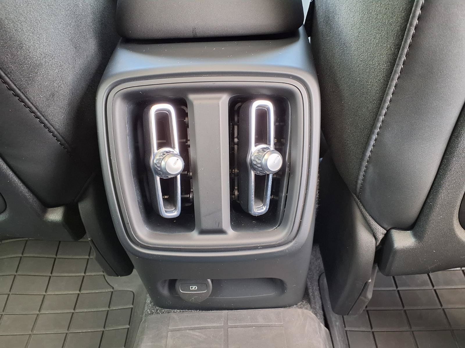 Certified 2023 Volvo C40 P8 Recharge Plus AWD/4WD image 16