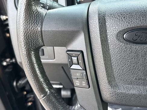 Used 2014 Ford F150 XLT w/ XLT Chrome Package RWD image 15