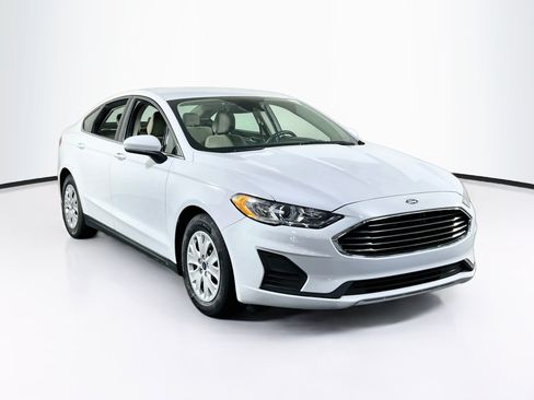 Used 2020 Ford Fusion S FWD image 3