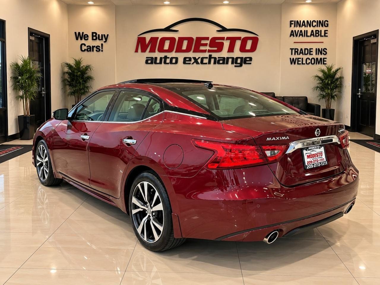 Used 2016 Nissan Maxima Platinum w/ Interior Lighting Package FWD image 5