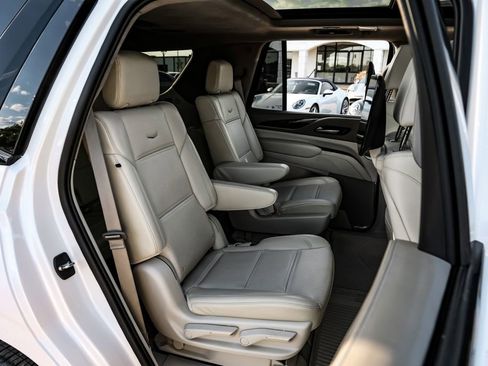 Used 2023 Cadillac Escalade Sport Platinum w/ LPO, ONYX Package AWD/4WD image 45