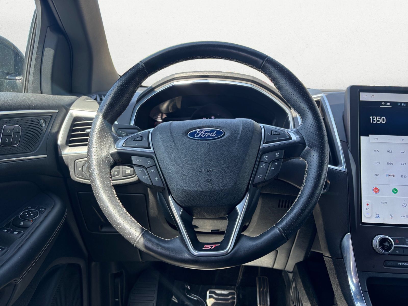 Used 2021 Ford Edge ST w/ Equipment Group 401A AWD/4WD image 9