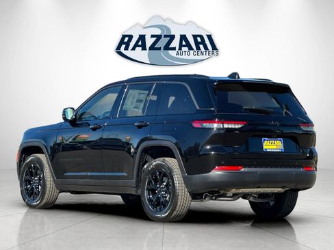 New 2026 Jeep Grand Cherokee Laredo image 5