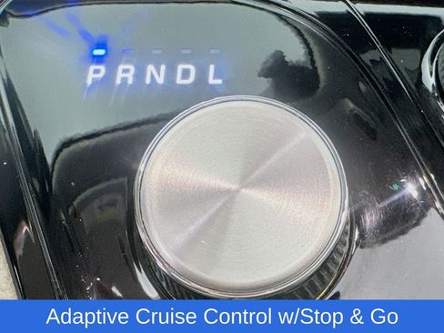 Used 2019 Chrysler Pacifica Limited w/ Tire & Wheel Group image 24