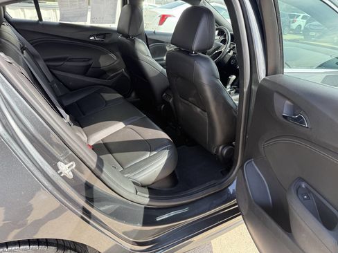 Used 2017 Chevrolet Cruze Premier FWD image 12