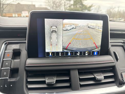 Used 2023 Chevrolet Suburban RST w/ Luxury Package image 18