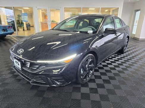 New 2026 Hyundai Elantra SEL Sport Premium w/ Cargo Package FWD image 7