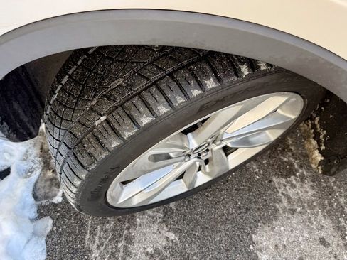 Used 2017 Lincoln MKX Reserve w/ Driver Assistance Package image 40