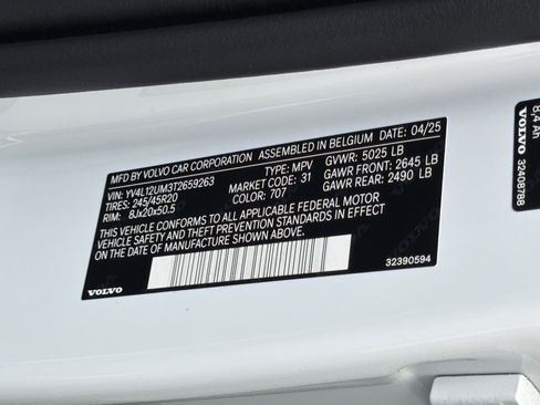 Used 2026 Volvo XC40 B5 Ultra w/ Protection Package Premier image 37